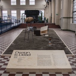 Opening expo 'Design is dead' © Hadewich Bosmans